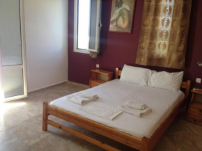 Spacious Apartment, Garden View Partial Seaview